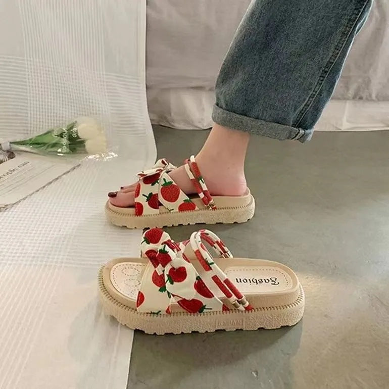 Cute low platform slippers